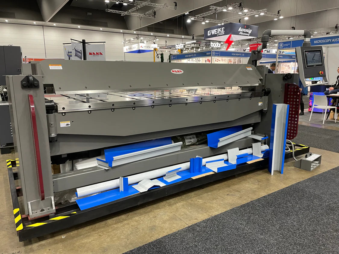 KAKA INDUSTRIAL TFM3100x2E, CNC Roof Panel Bending Machine, 10'X 14GA Sheet Trim Folder