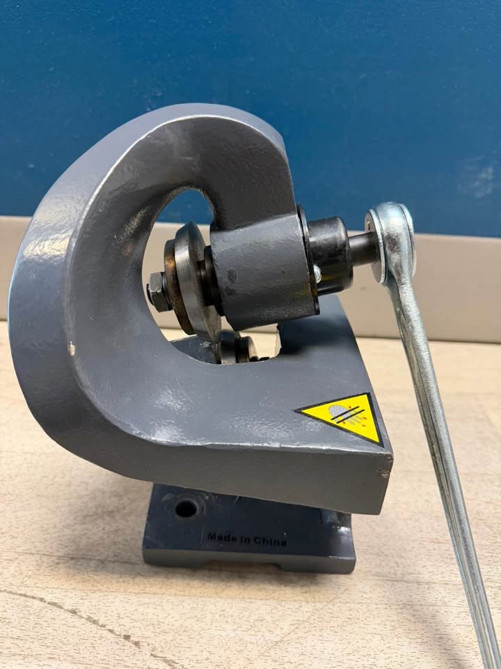 (DEMO/OPEN BOX ) Multi-purpose Throatless Sheet Metal Shear MMS-2