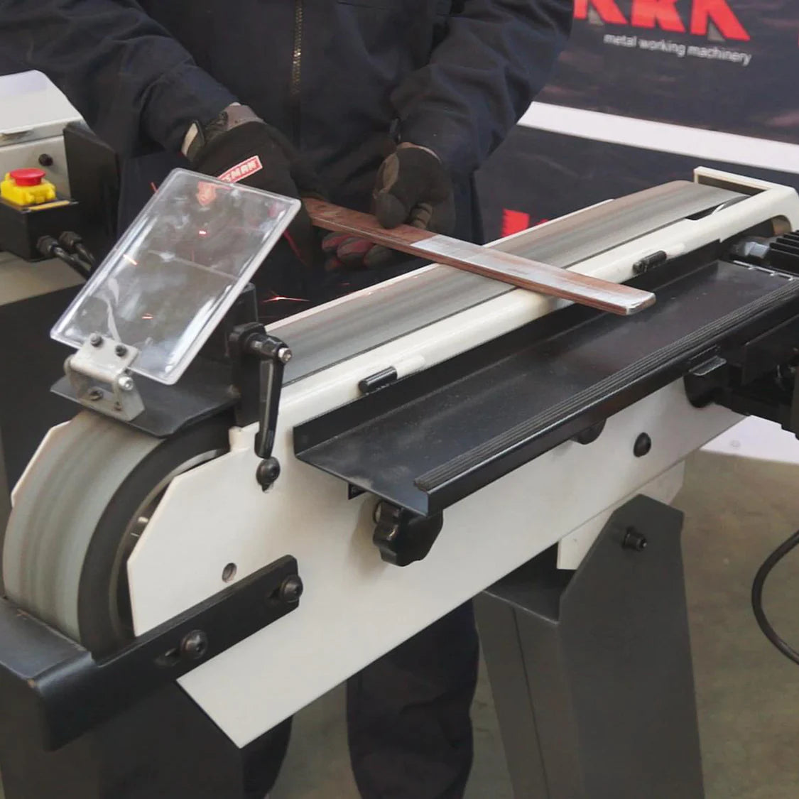 Ponceuse à bande Kaka Industrial BG-3, ponceuse à bande haute vitesse.220V-60HZ-1PH