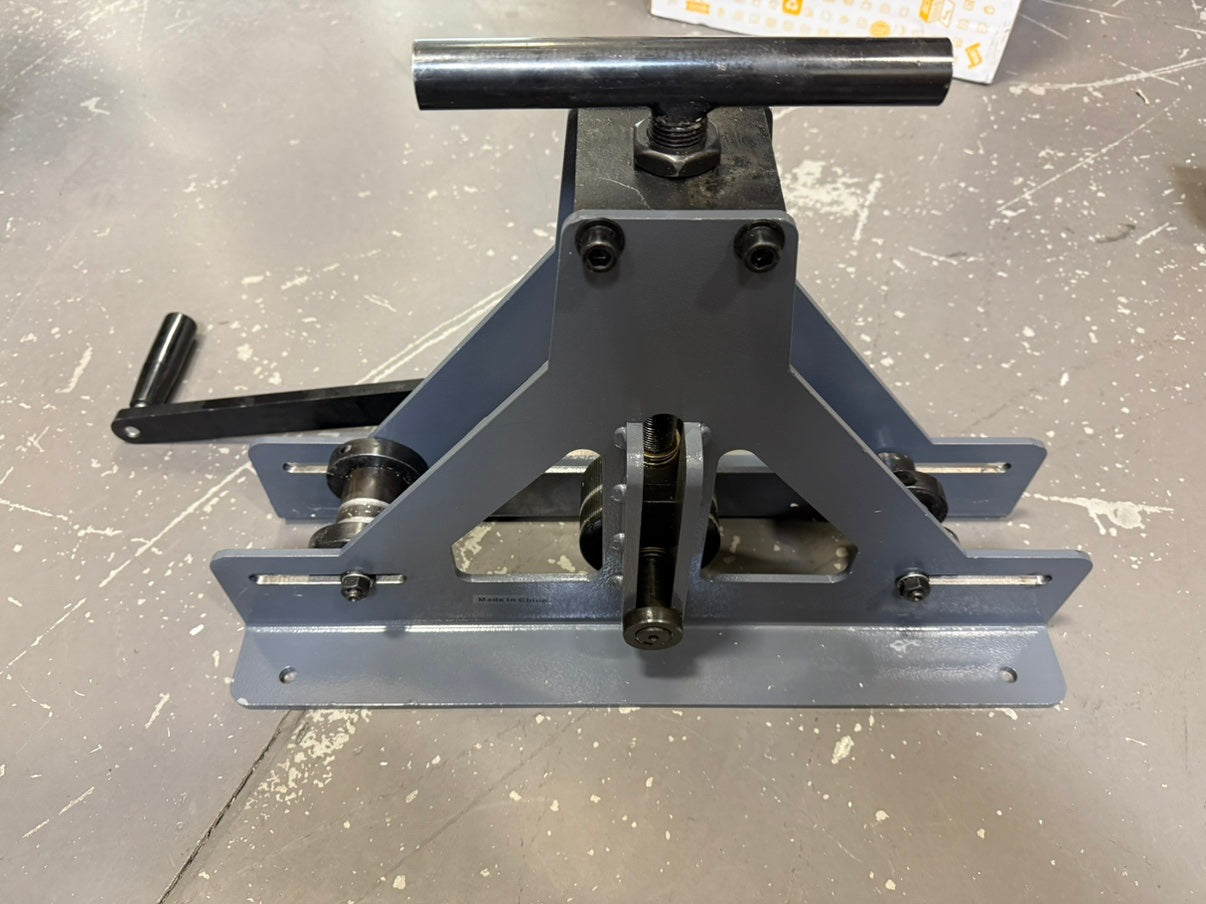 Cintreuse de tubes carrés et rectangulaires à construction solide TR-40