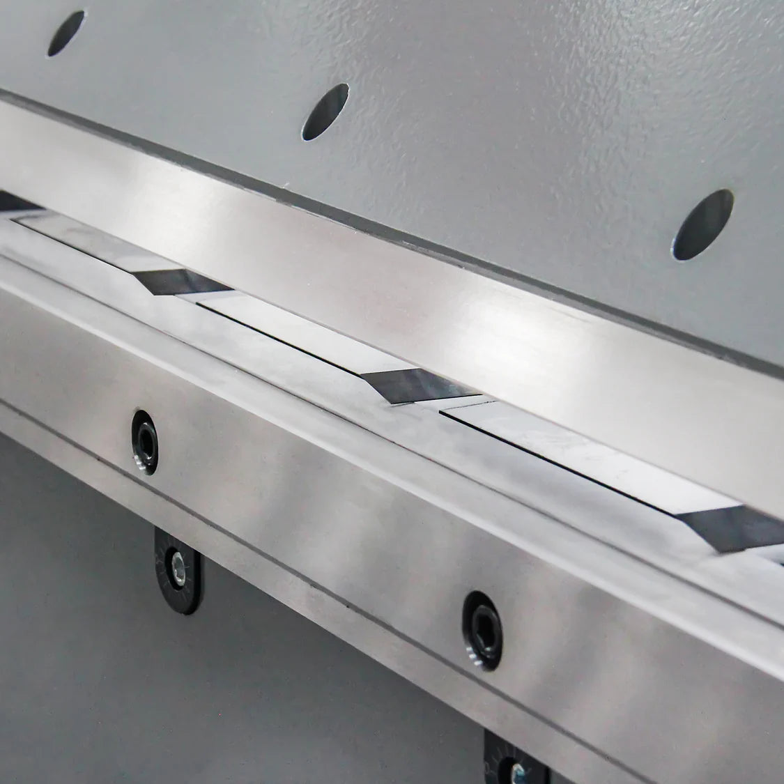 KAKA INDUSTRIAL TFM3100x2E, CNC Roof Panel Bending Machine, 10'X 14GA Sheet Trim Folder