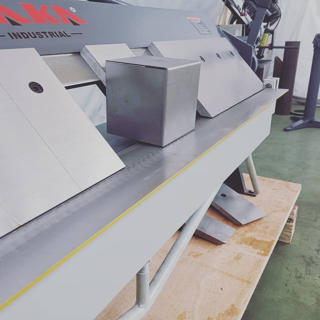 BP-1650 50" 16 Gauge Pan and Box Brake