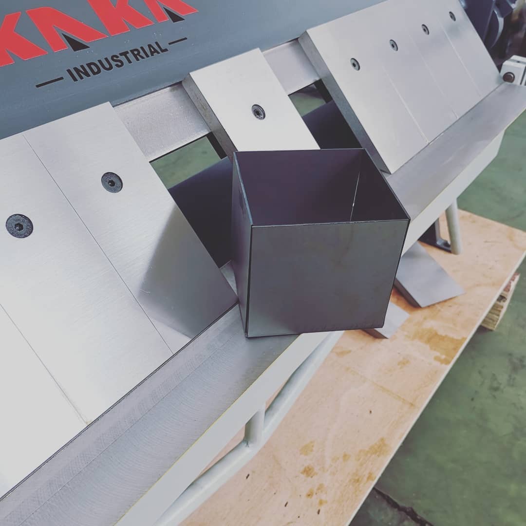 BP-1650 50" 16 Gauge Pan and Box Brake