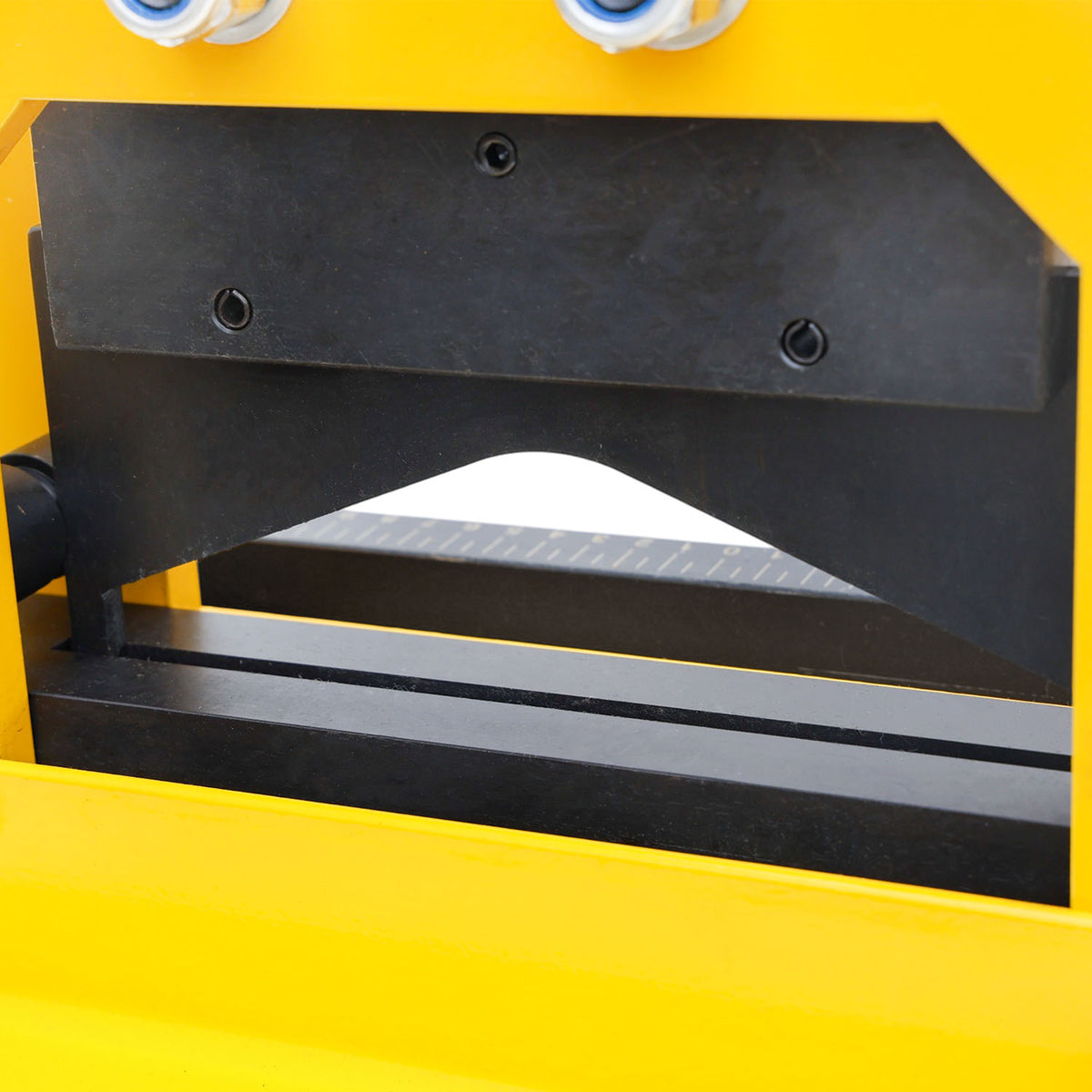 CWC200V Hydraulic Busbar Cutter, V Blade, 25T Output Force, 0.47X7.8 inch Cutting Capacity