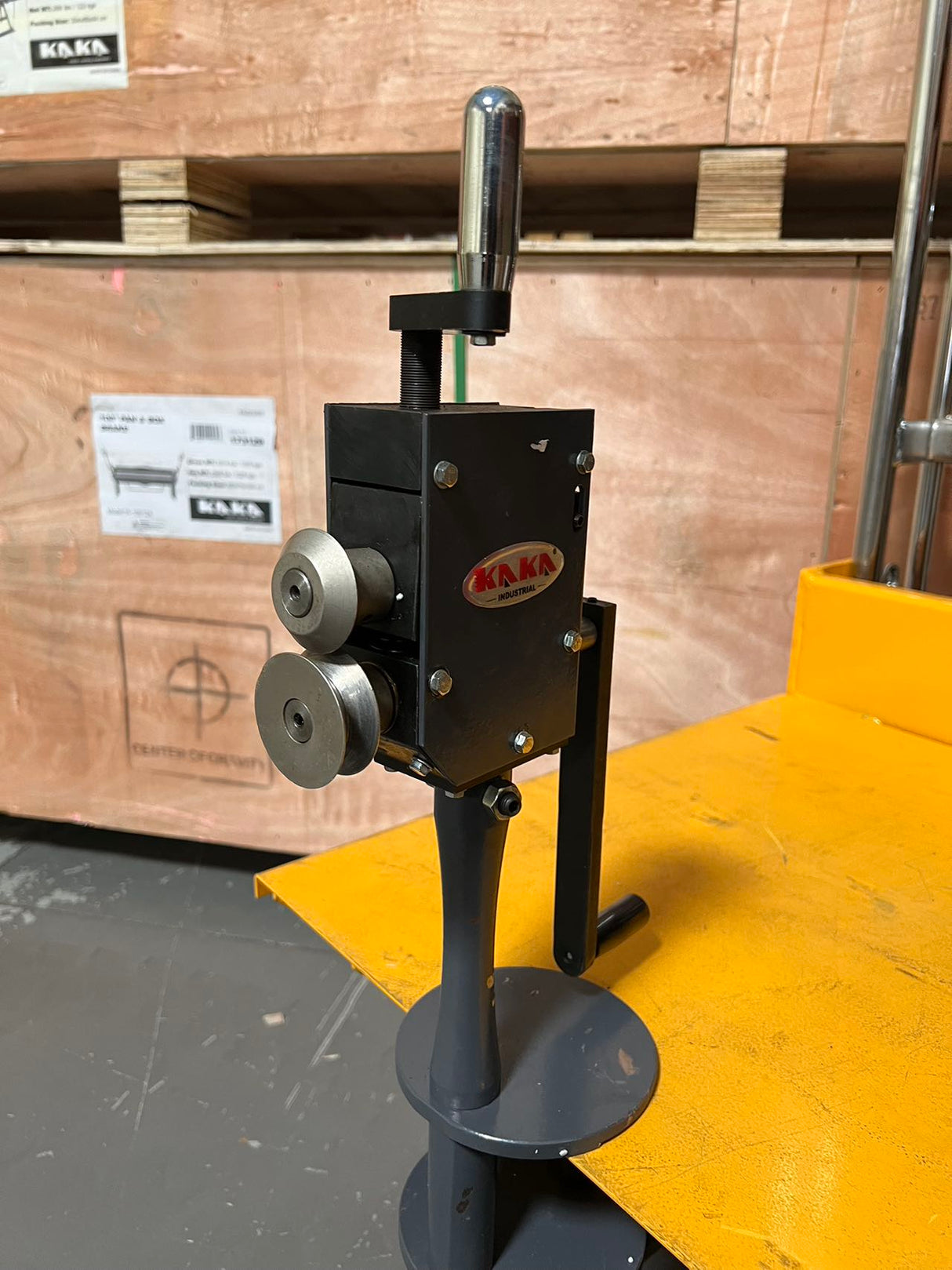 Kaka Industrial RM-A Machine à sertir rotative pour tôles légères et à haute flexibilité 