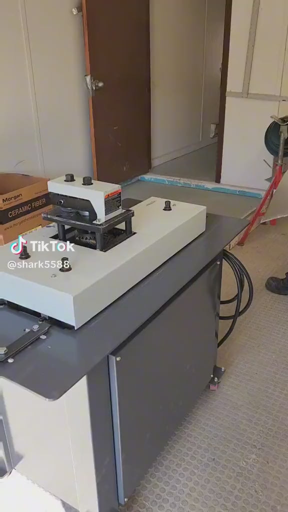 MACHINE À FORMER LES SERRURES Pittsburgh PF16G (110V-60HZ-1PH)